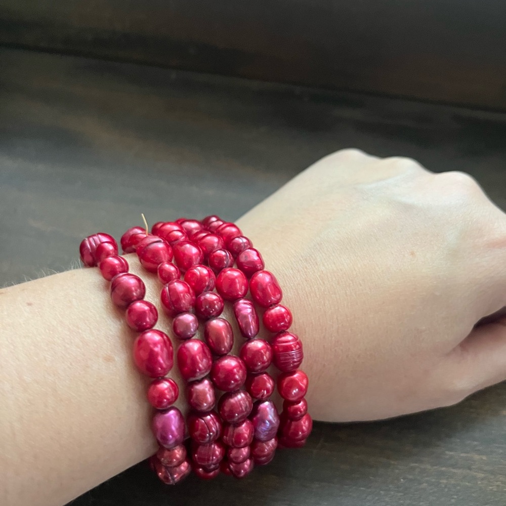 Elegant Red Pearl Bracelet